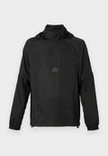 ZIP OFF SLEEVE WIND JACKET Media 1