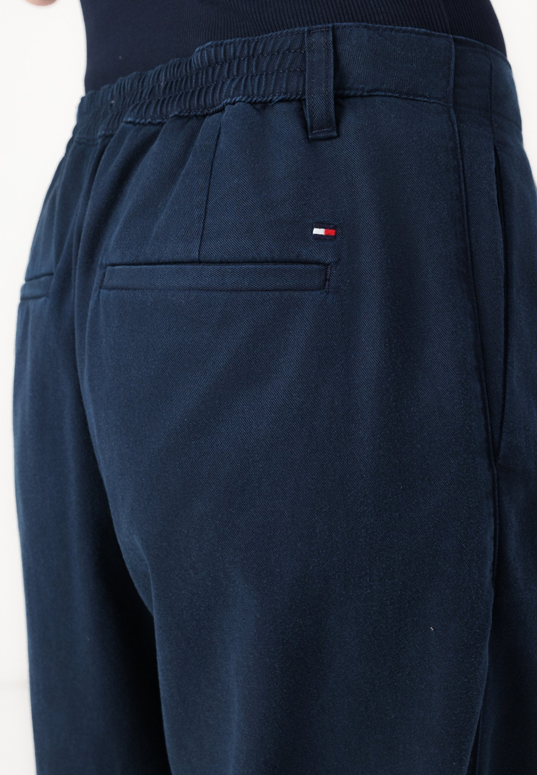PULL ON Media 6
