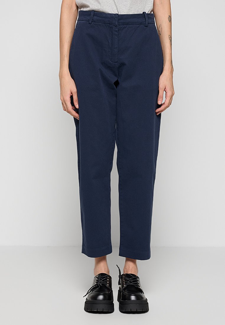SLIM FIT Media 1