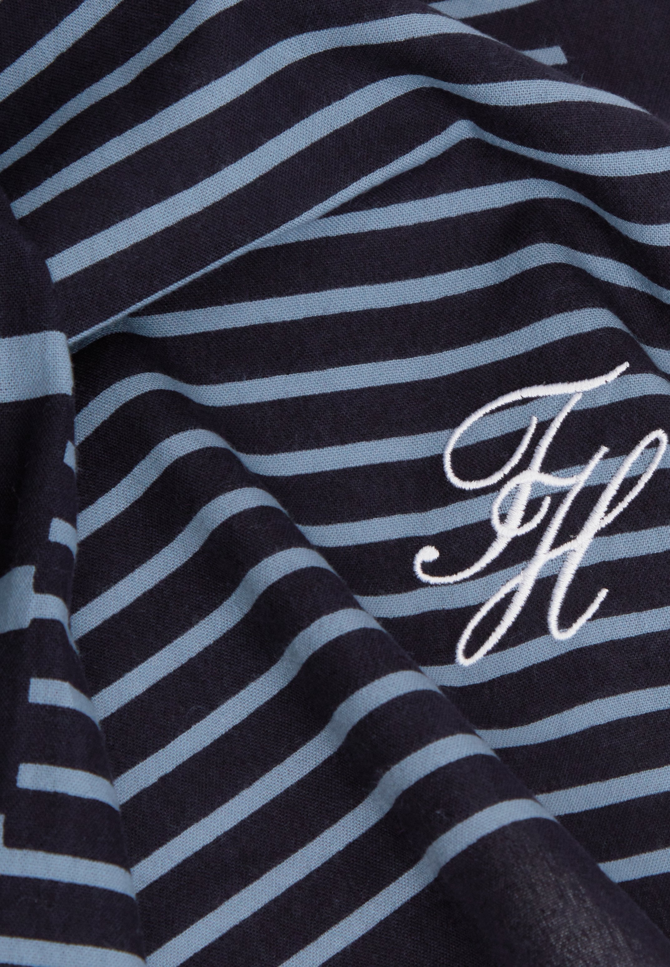 LOGO SQUARE SCARF Media 4