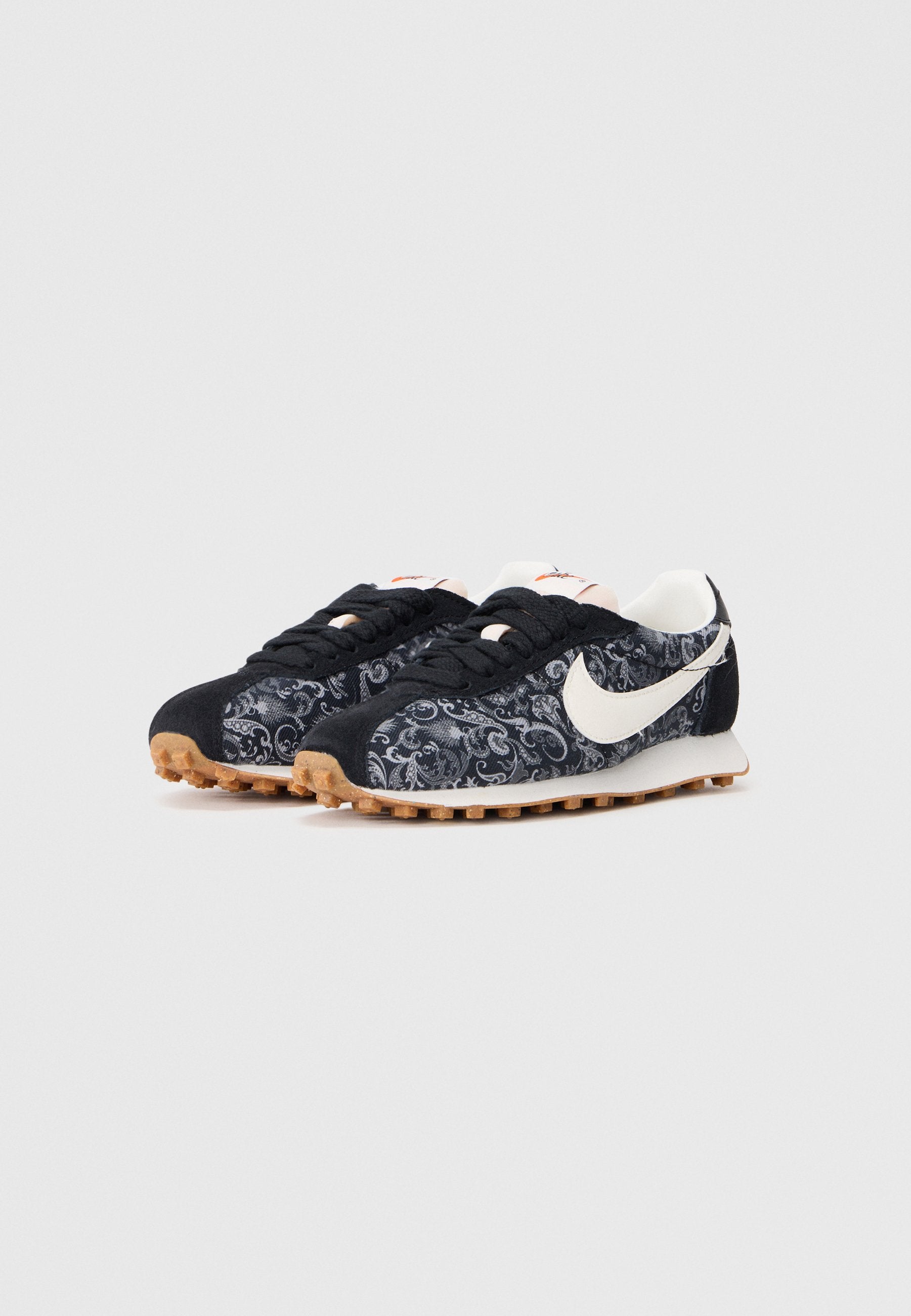 Nike Sportswear LD 1000