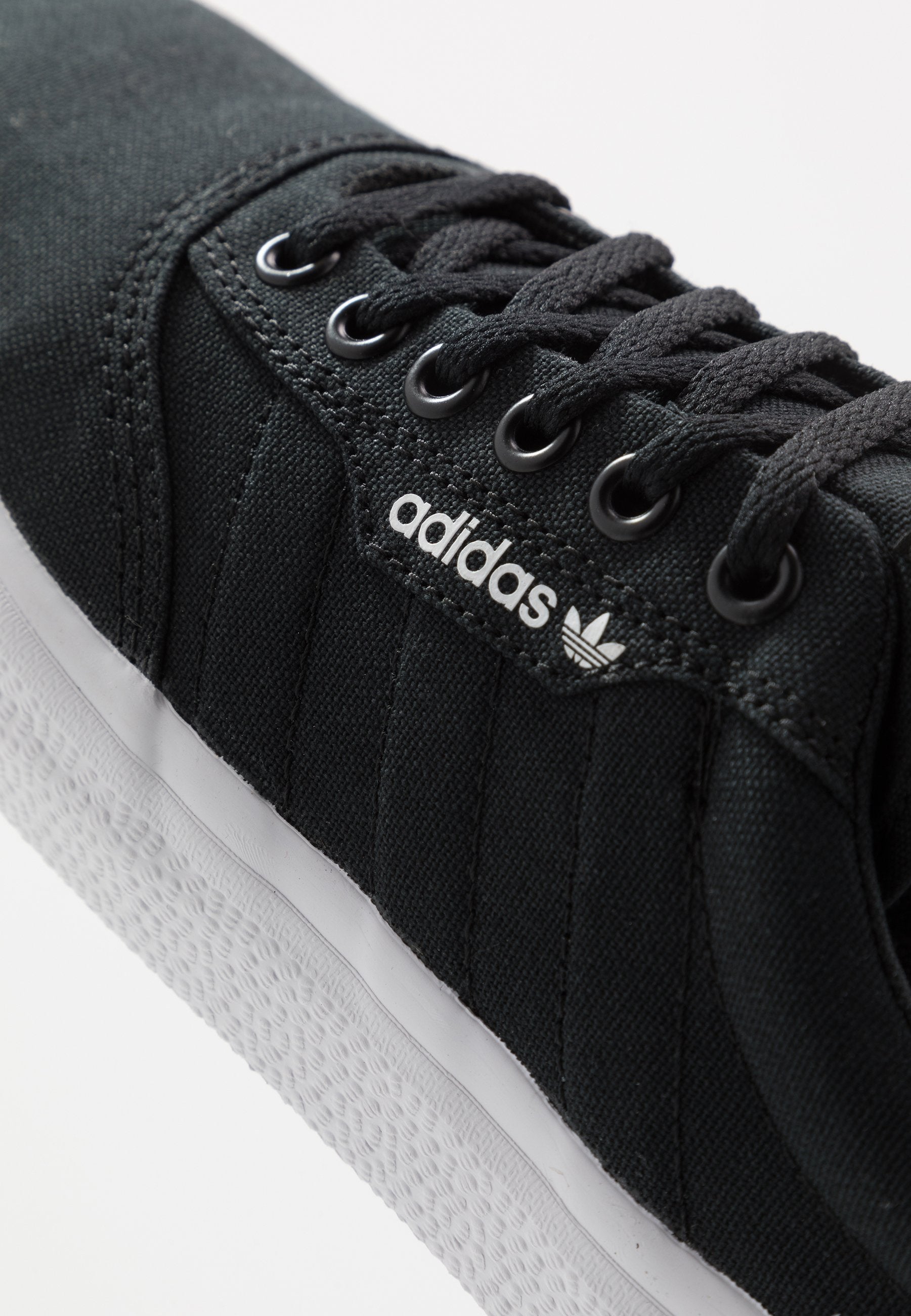 adidas Originals 3MC VULC