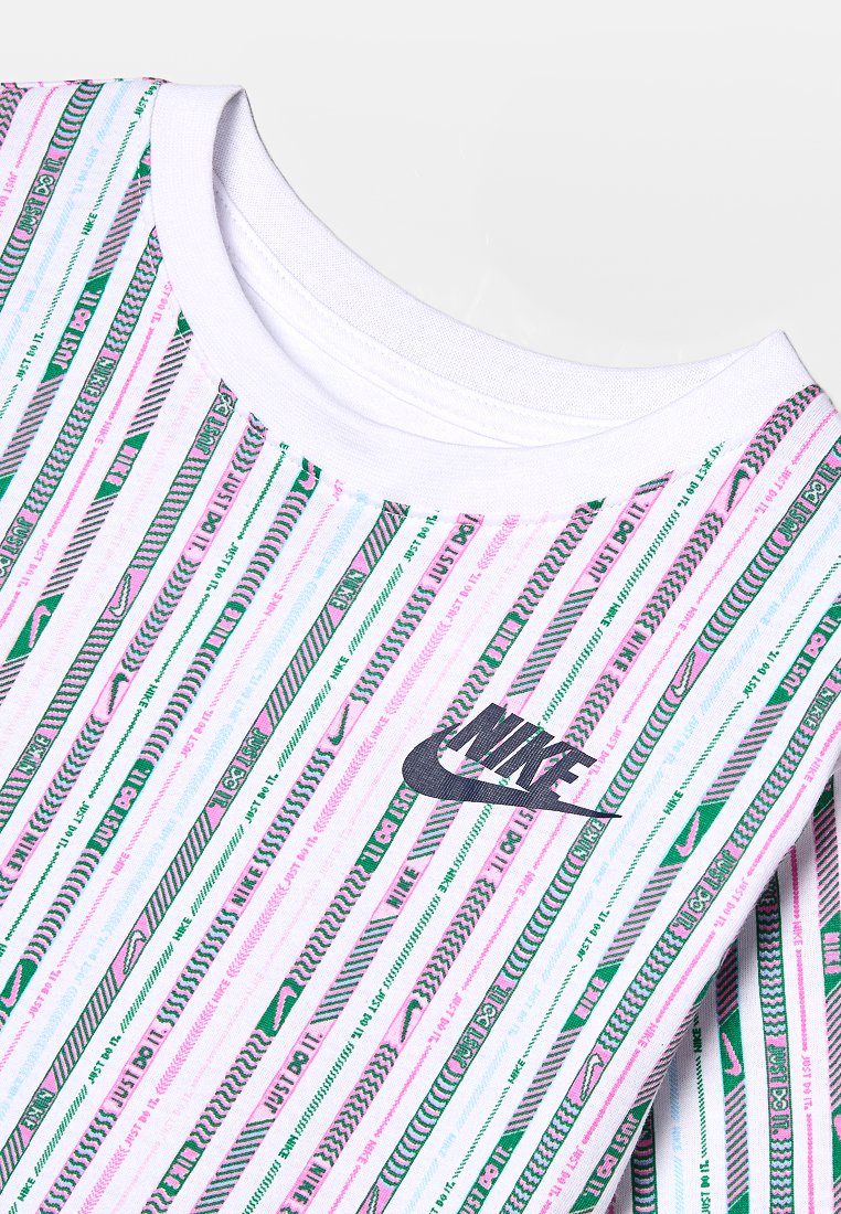 Nike Sportswear HAPPY CAMPER SET