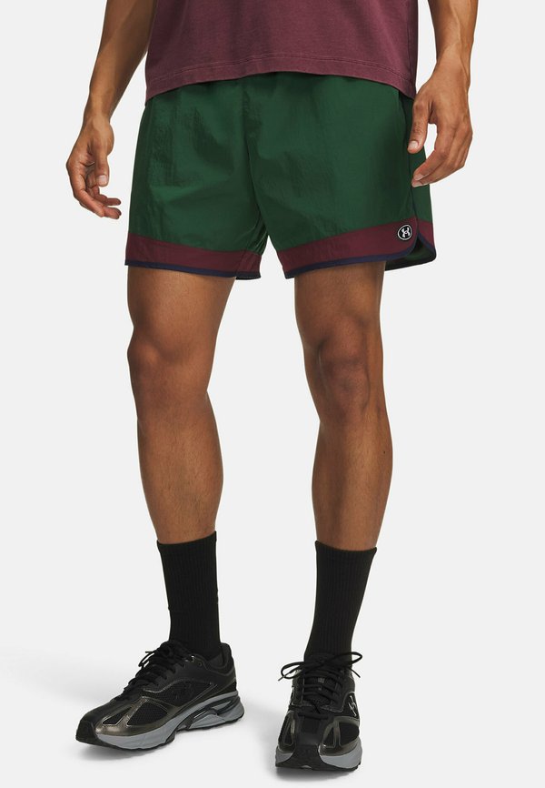 Under Armour ICON WOVEN TRACK - Sports shorts - forest green