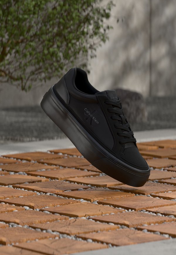 Calvin Klein LACEUP - Trainers - triple black