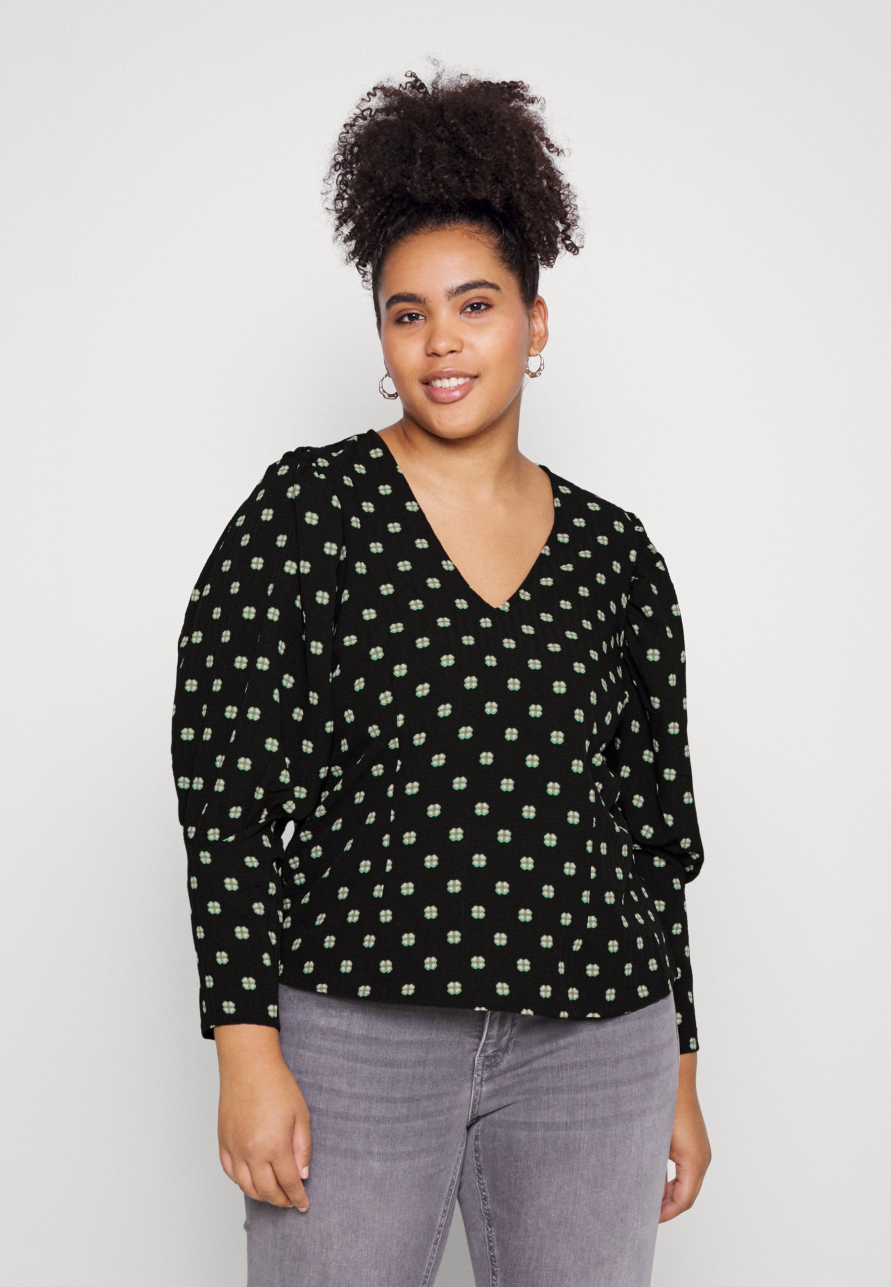 Vero Moda Curve VMGINA TOP WVN CUR