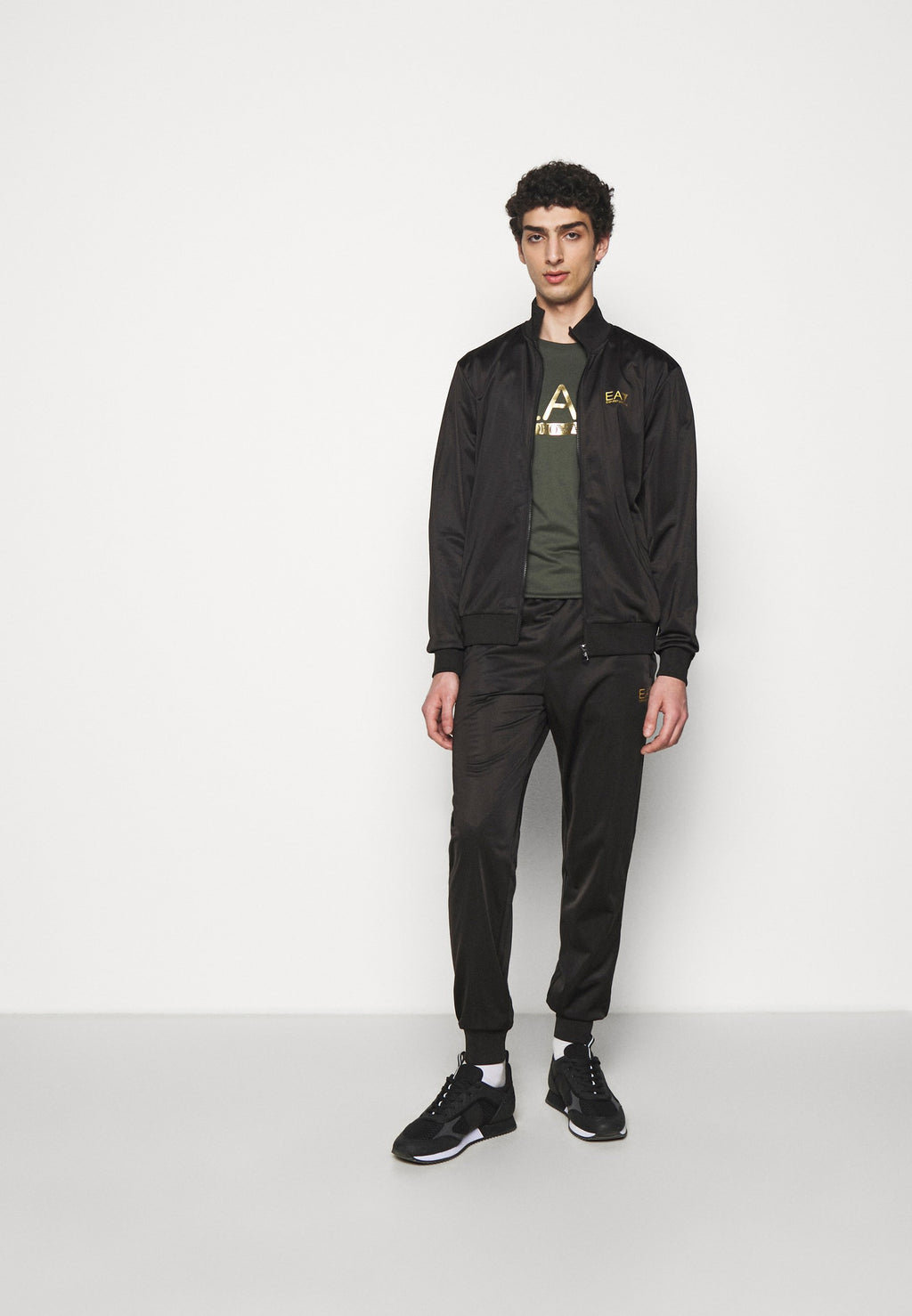 TRACKSUIT Media 2