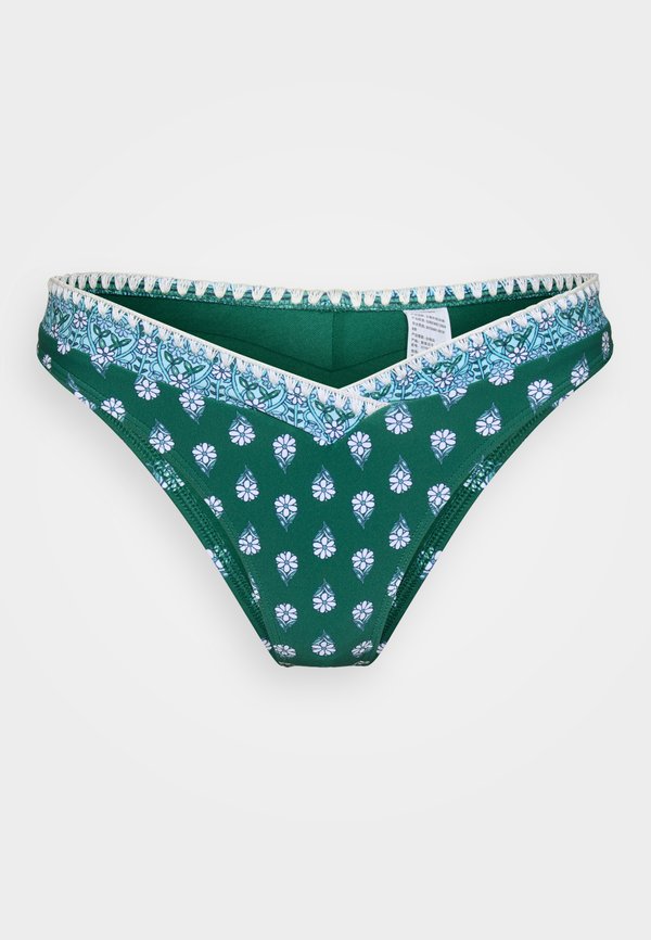 Hollister Co. FLAT CHEEKIEST