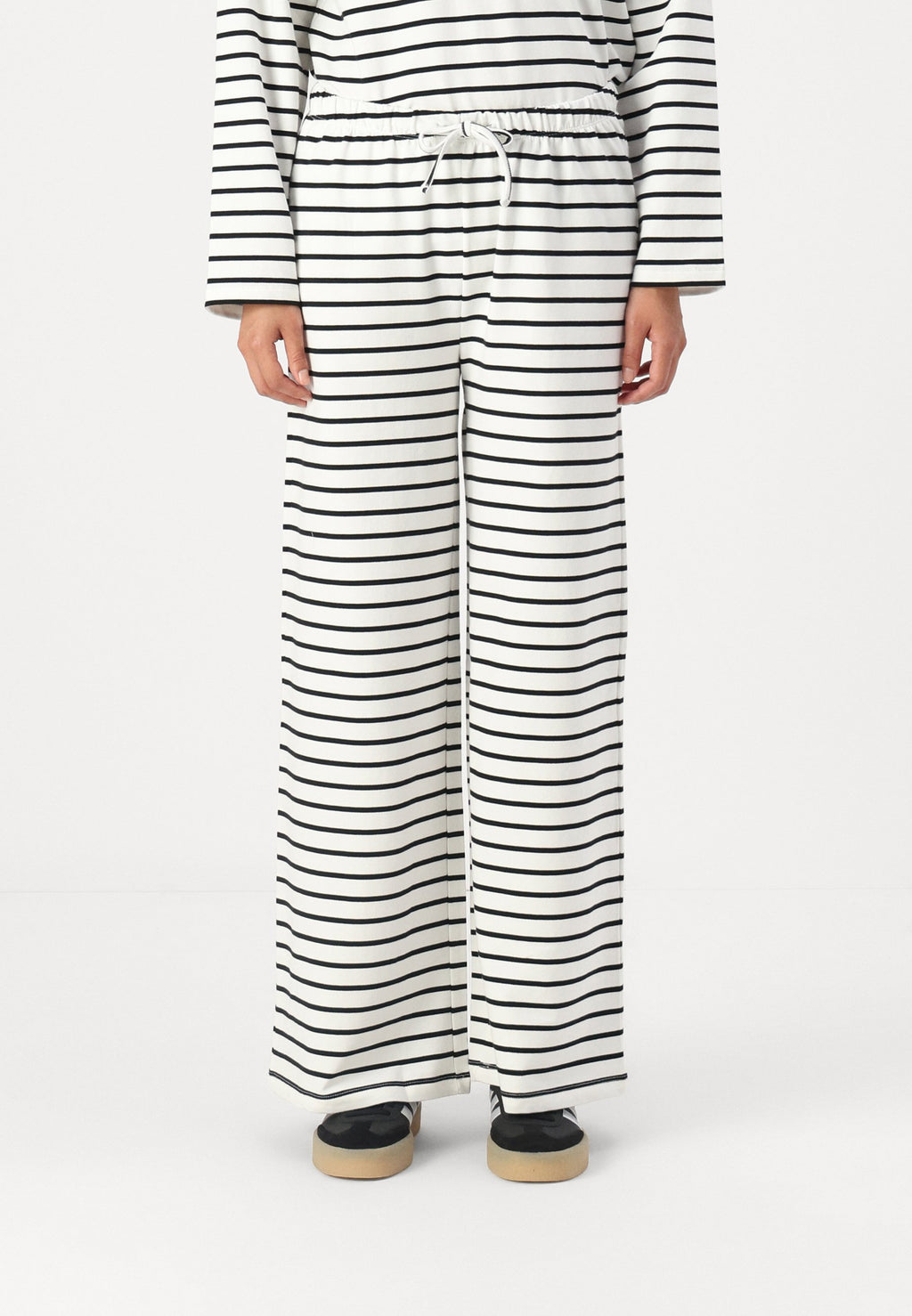 Object OBJLINEA PANT