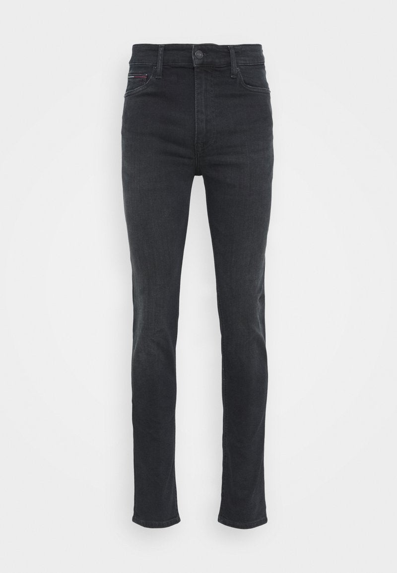Schwarze Denim-Jeans mit hoher Taille, schlanker Passform, fünf Taschen und minimalistischem Design. Merkmale sind ein Metallknopf und dezente Nähte.