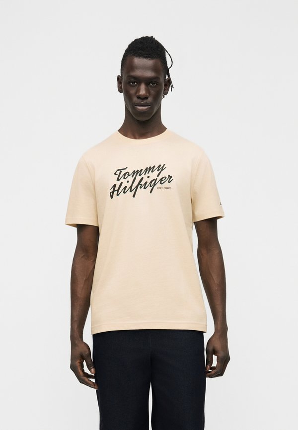 Tommy Hilfiger SUMMER TEXT GRAPHIC TEE - Print T-shirt - muslin