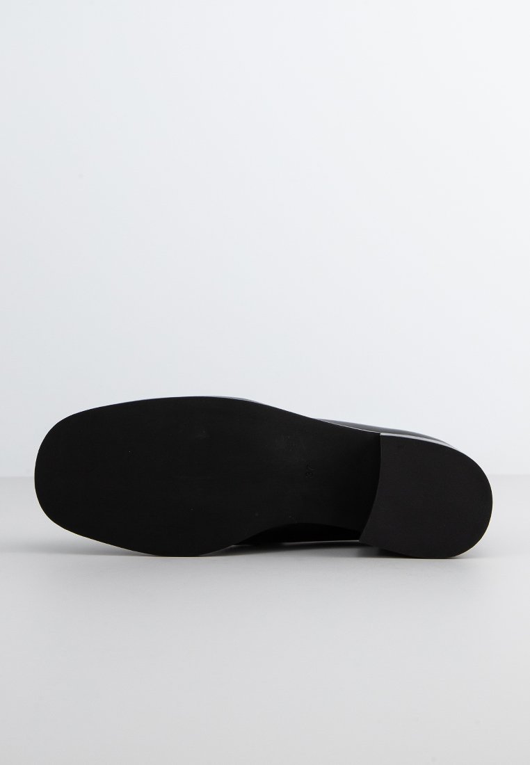 Jeffrey Campbell REID