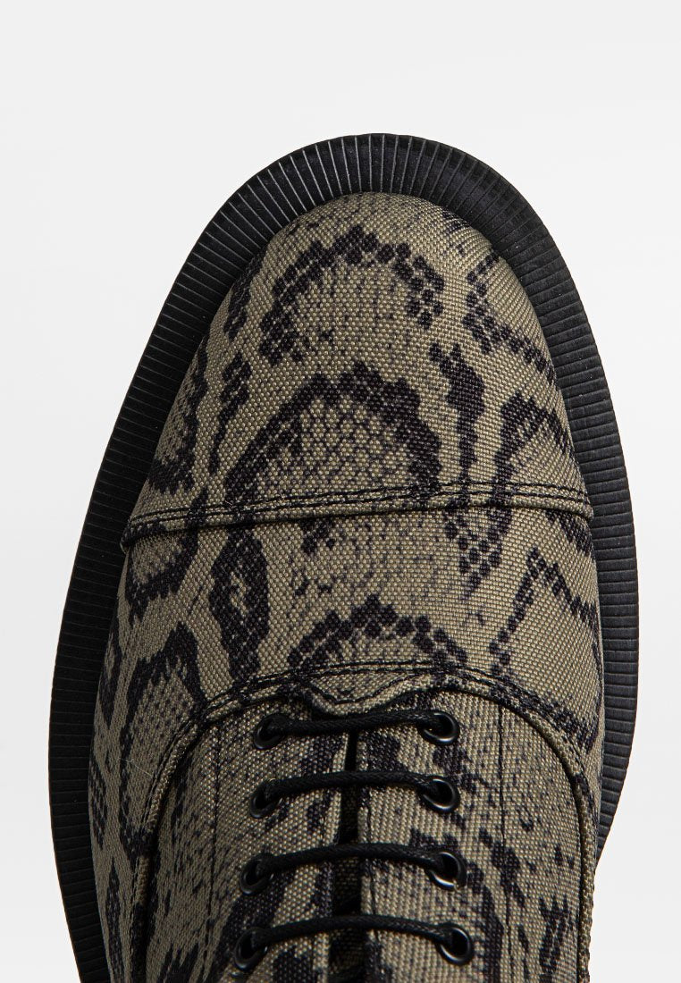 Clarks CUR