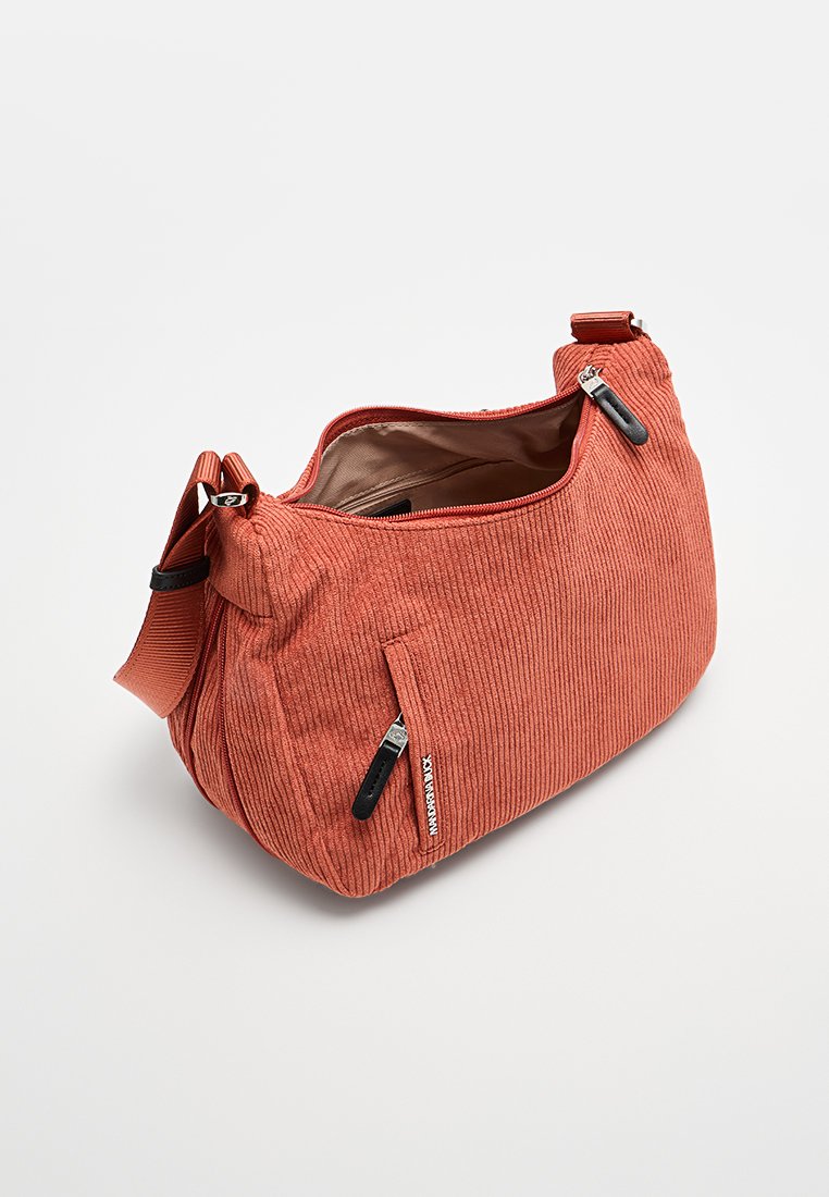 Mandarina Duck