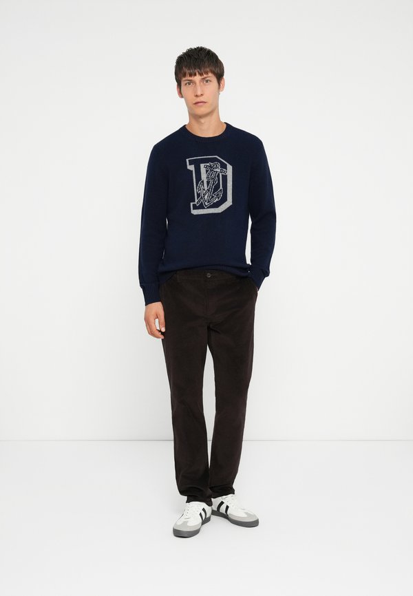 DOCKERS ULTIMATE