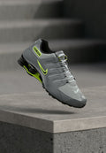 Nike Sportswear SHOX NZ - Trainers - light smoke grey/volt/smoke grey/black