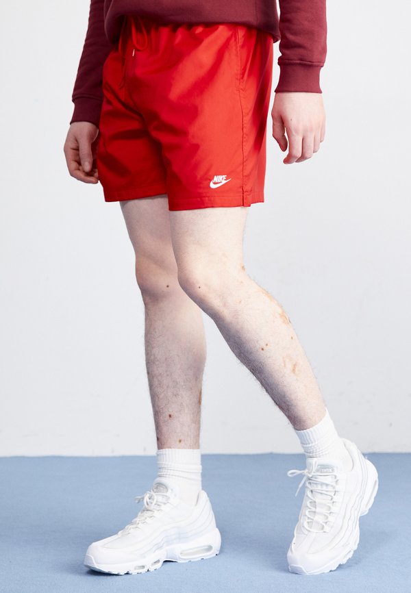 Nike Sportswear M NK CLUB FLOW SHORT - Tracksuit bottoms - university red/white