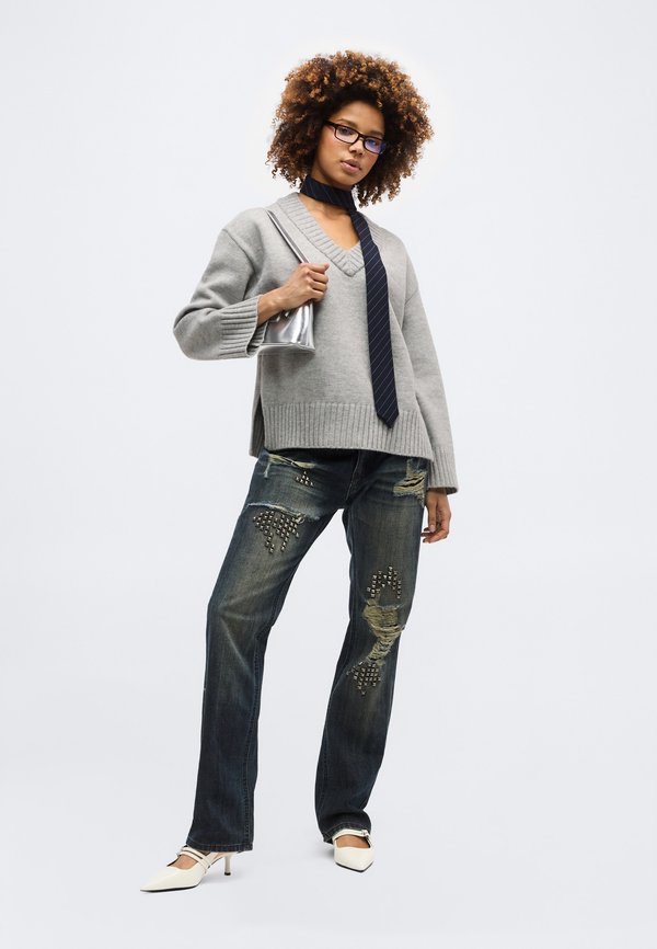 Gina Tricot V NECK SWEATER