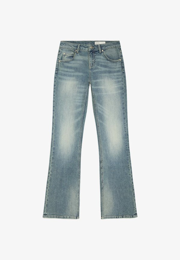 Bershka LOW-RISE SLIM FIT BOOT-CUT JEANS - JEANS - Bootcut jeans - blue denim