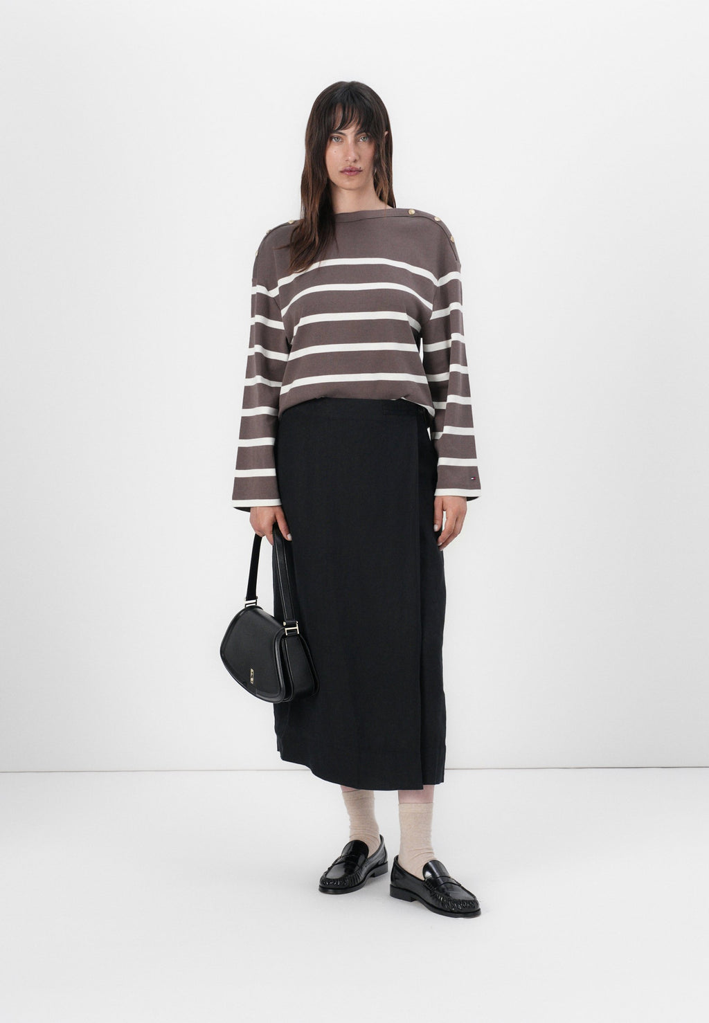 BUTTON BOAT TEE Media 2