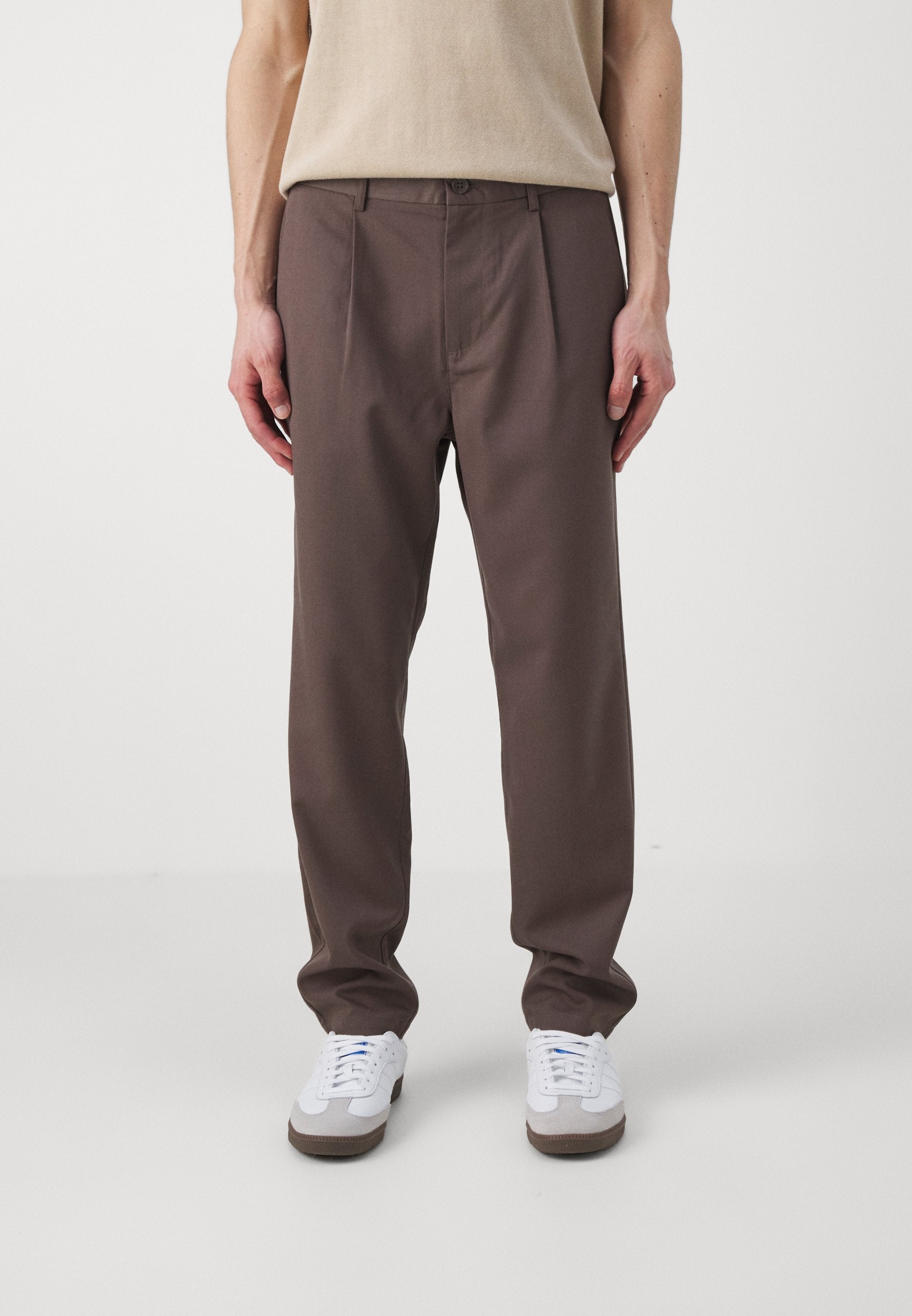 ONSLOU PANT Media 4