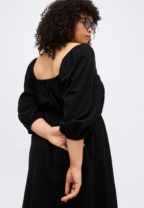 Vero Moda Curve VMCDICTHE 3/4 SQUARE CALF DRESS