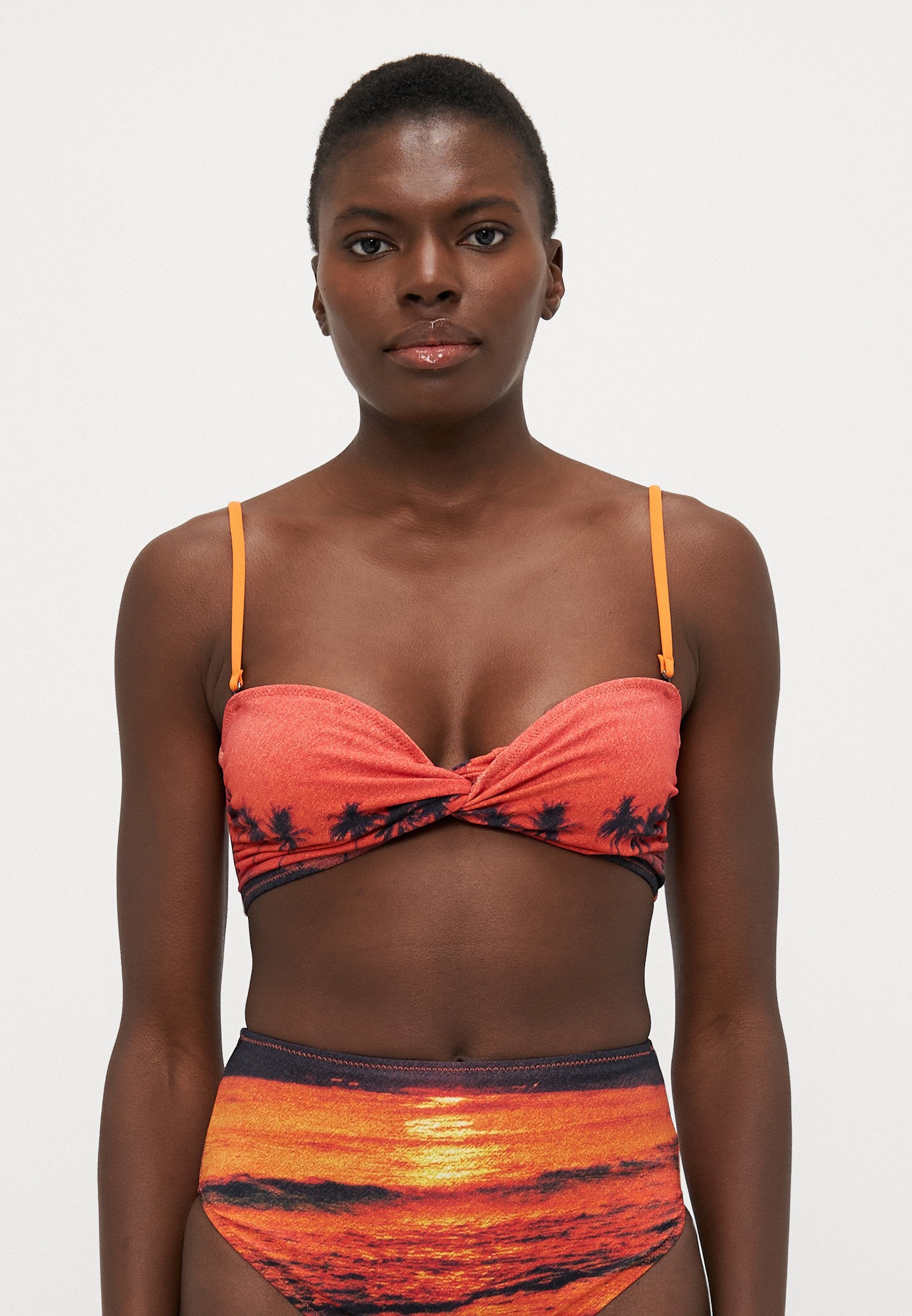 It's Now Cool THE TWIST BANDEAU