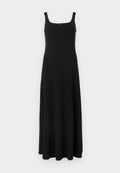 Schwarzes ärmelloses Maxikleid mit rundem Ausschnitt und tailliertem Oberteil vor einfarbigem hellem Hintergrund.