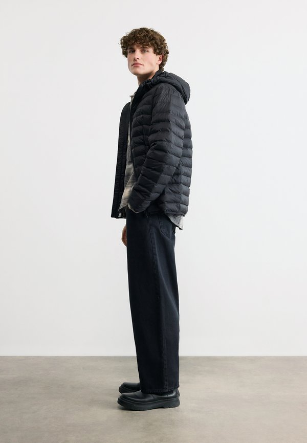 Calvin Klein HOODED CHANNELED PUFFER