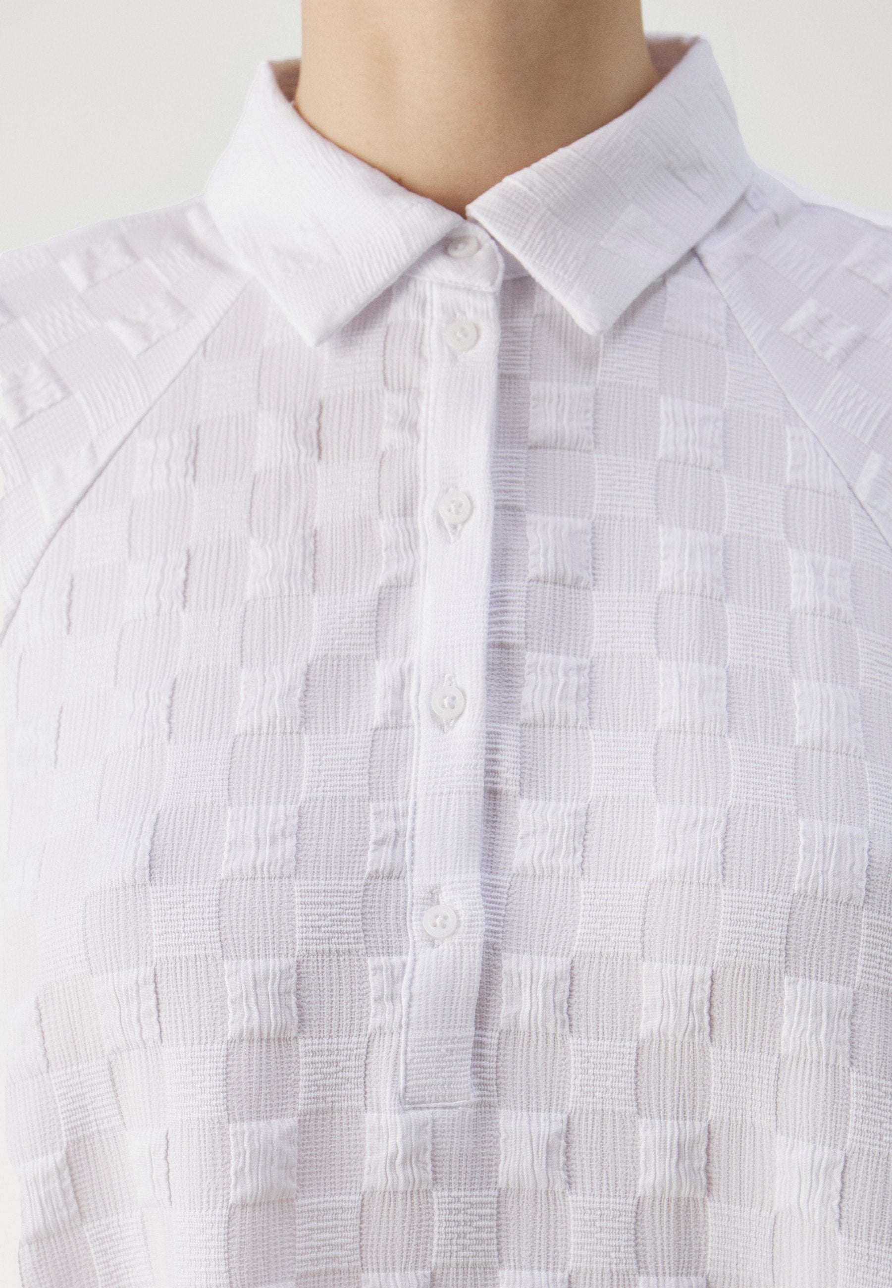 VESTITO Media 6