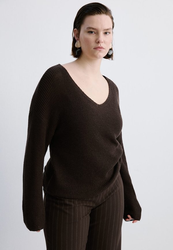 Mango Jumper - brown