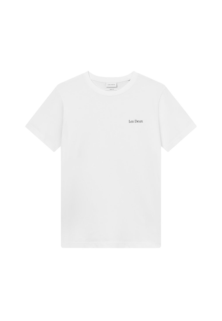 Weißes Baumwoll-T-Shirt mit kurzen Ärmeln, Rundhalsausschnitt und einem kleinen, schwarz bedruckten "Les Deux"-Logo auf der linken Brustseite.