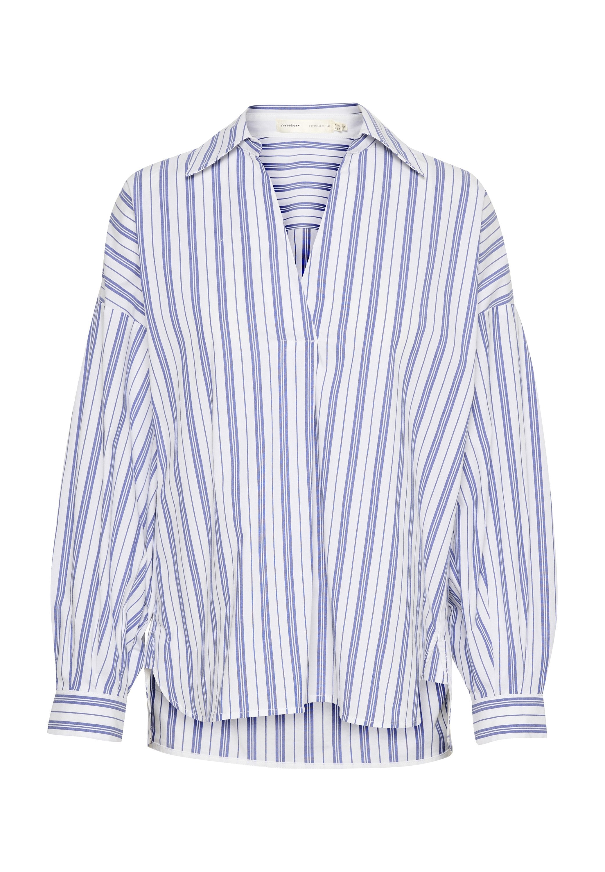 Blau-weiße gestreifte Bluse mit einem Kragen, langen Puffärmeln und einem lockeren Schnitt mit einem leicht verkürzten Saum.