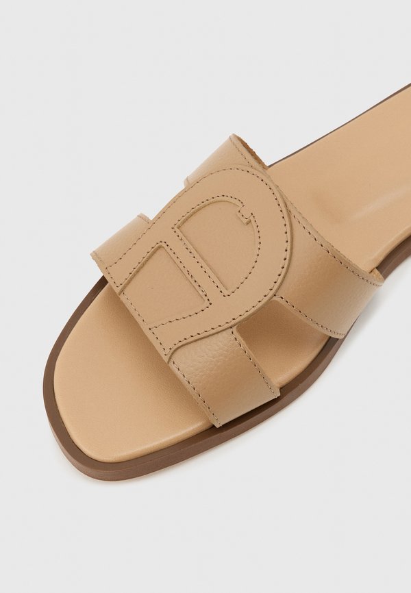 AIGNER LARA