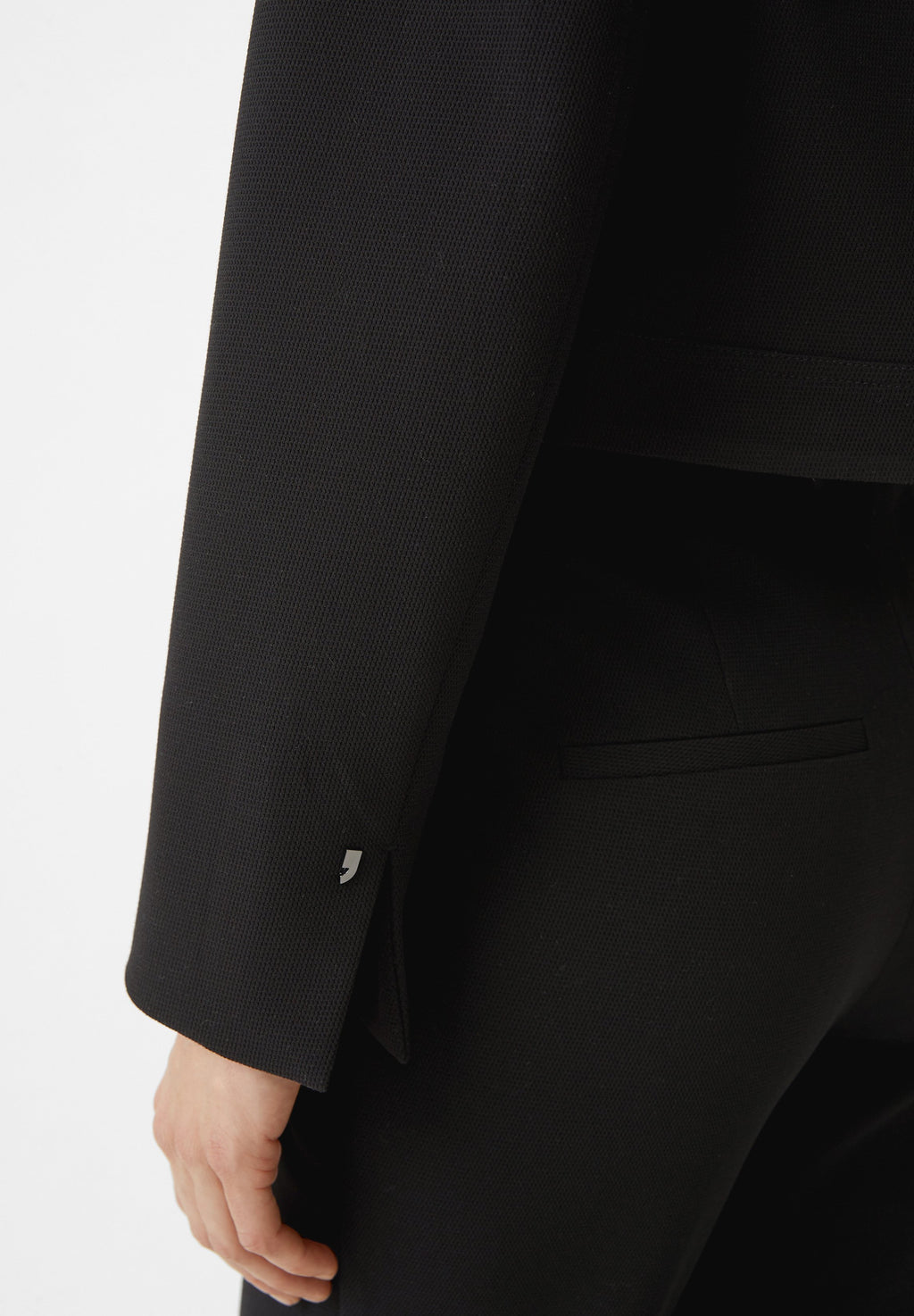 KURZER BLAZER AUS VISKOSEMIX Media 6