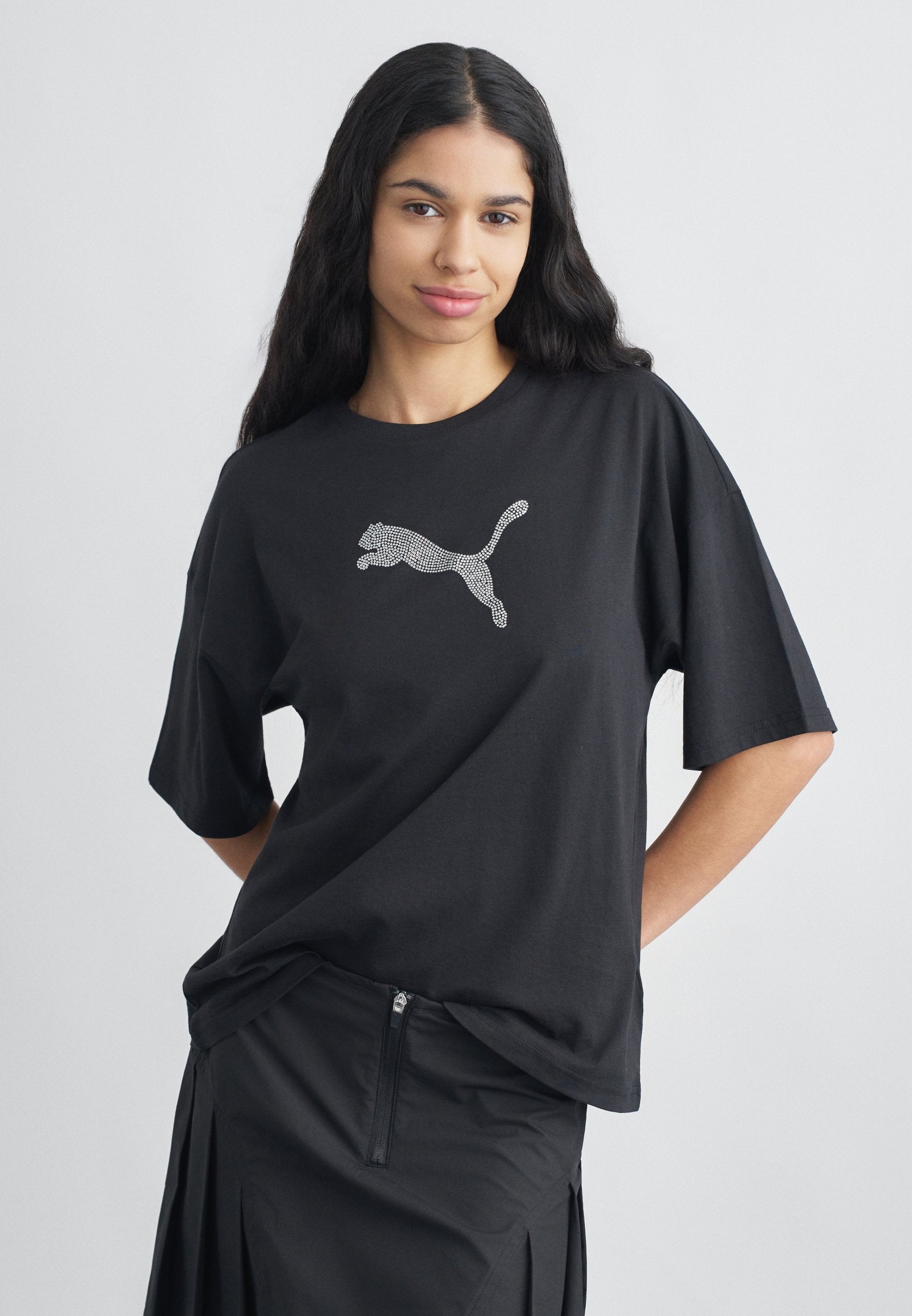 Puma ESS GRAPHICS LEO LUXE BEDAZZLED TEE