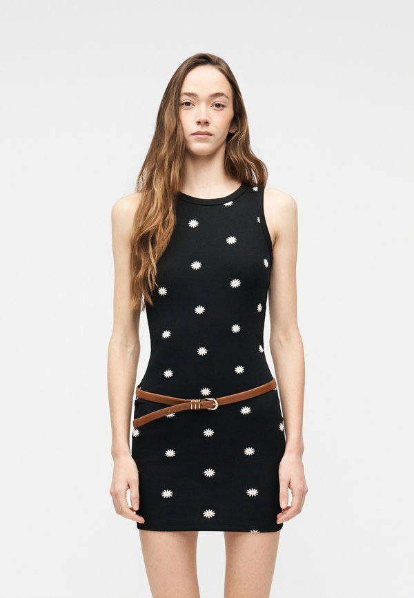 ONLY ONLFENJA O NECK DRESS - Jersey dress - black