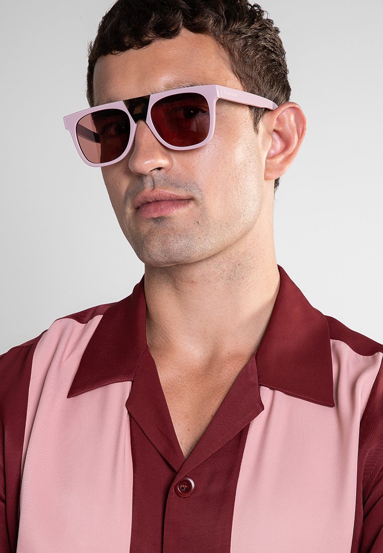 CKN SUN CKNYC1852S 005 53 18 140 UNISEX Media 3