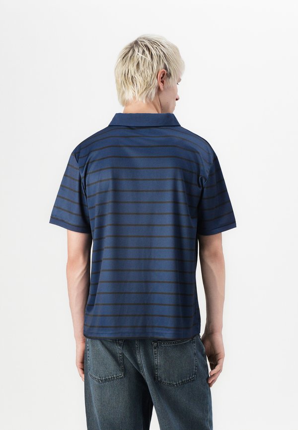 Jack & Jones JCOSIGNAL V NECK COLLAR
