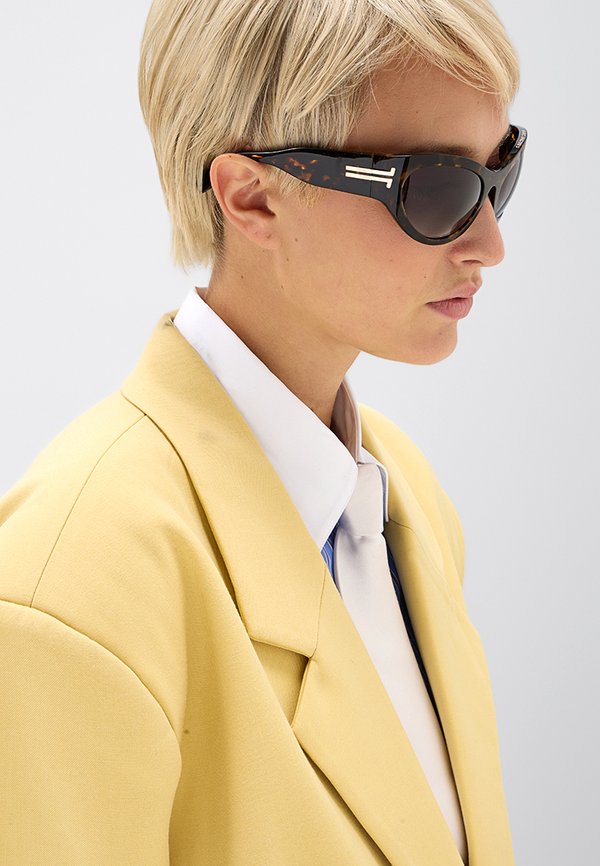 MARC JACOBS