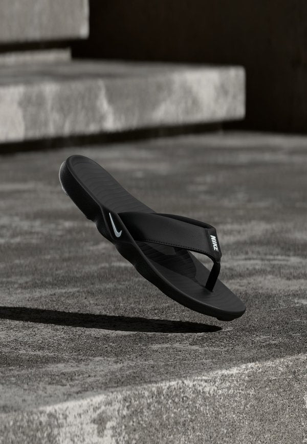 Nike Sportswear MARINA - T-bar sandals - black/white