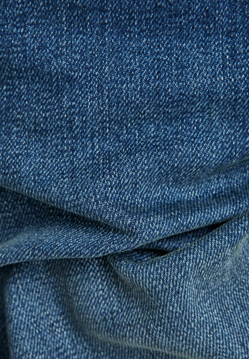 VIKTORIA SHORT EDGE Media 5