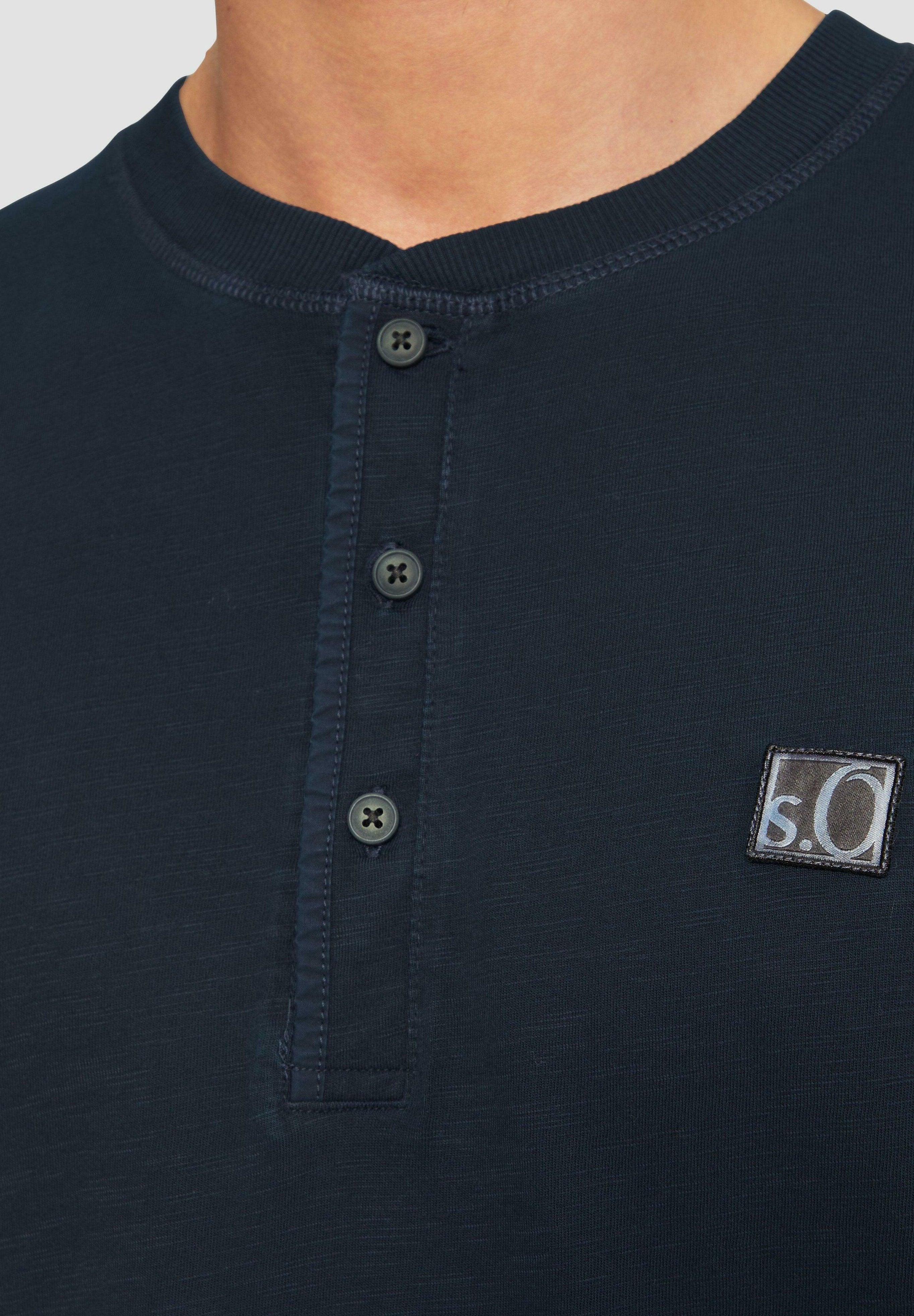 s.Oliver MIT HENLEY-AUSSCHNITT UND GARMENT DYE