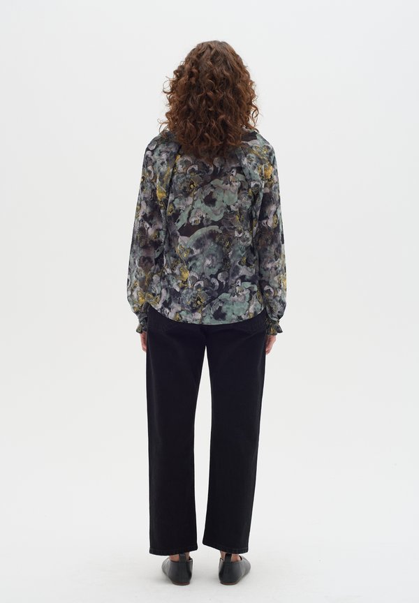 InWear  NISIRA