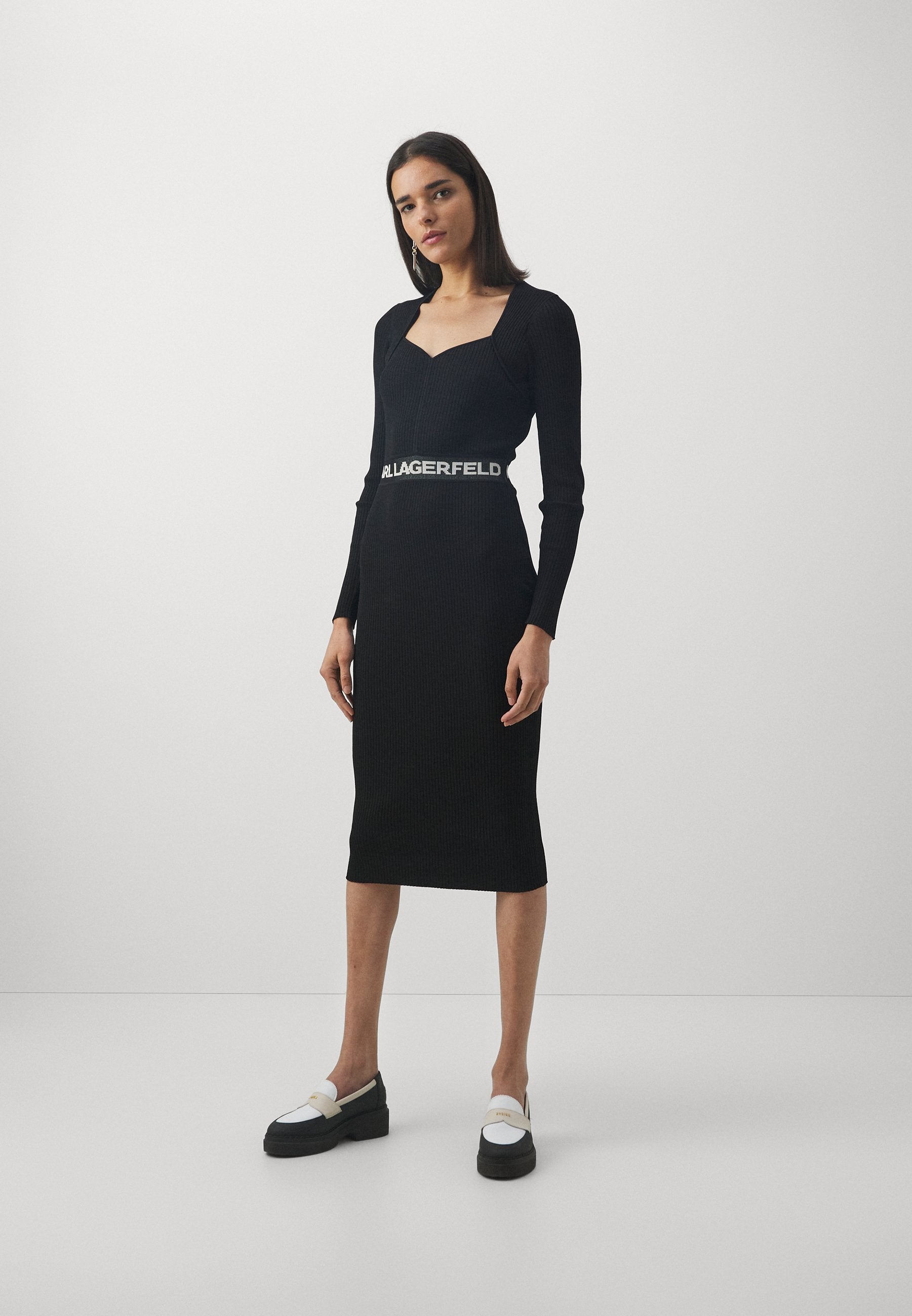 LOGO DRESS Media 2