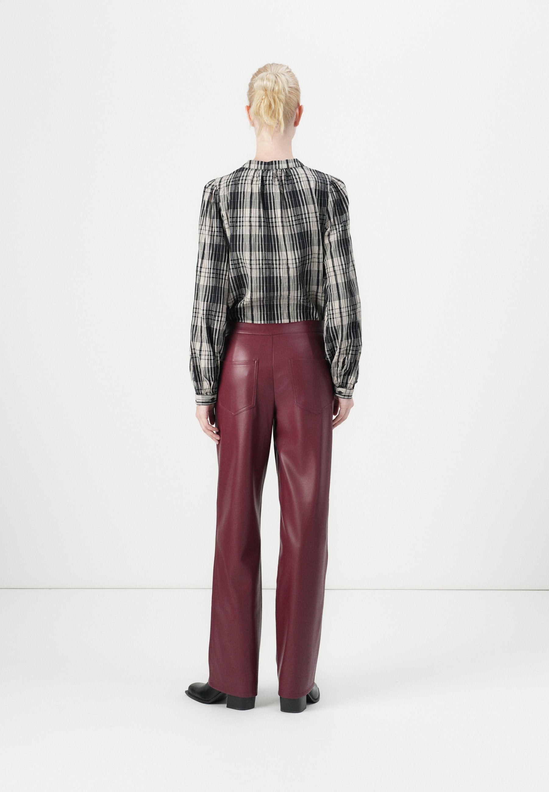ONLSMOOTH PANT Media 4