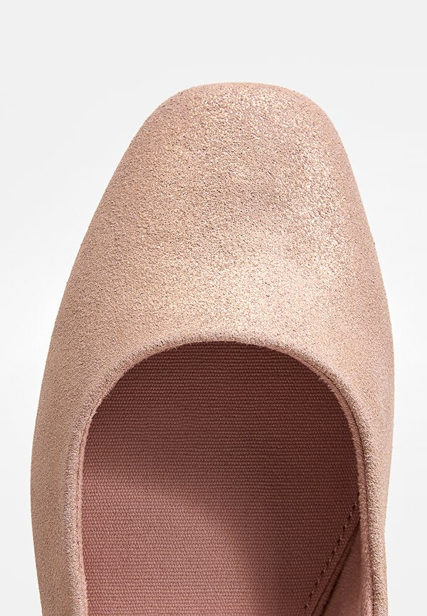 TOMS BRIELLA