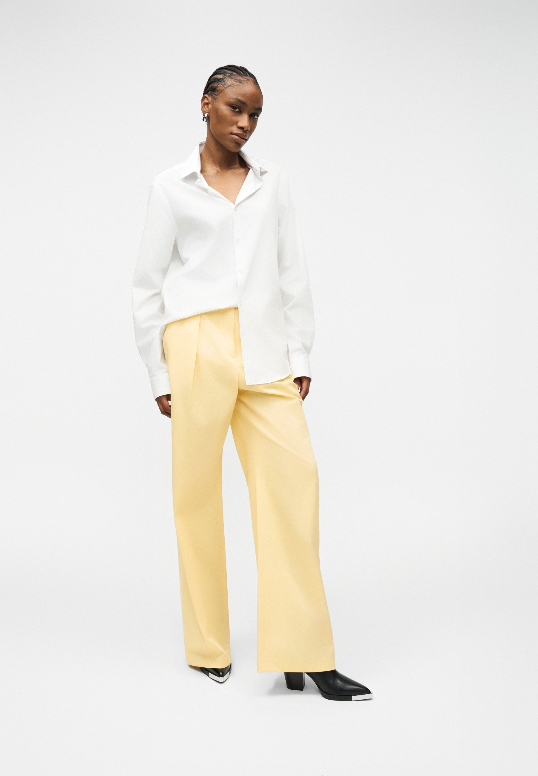 STRUCTURED PANTS Media 5