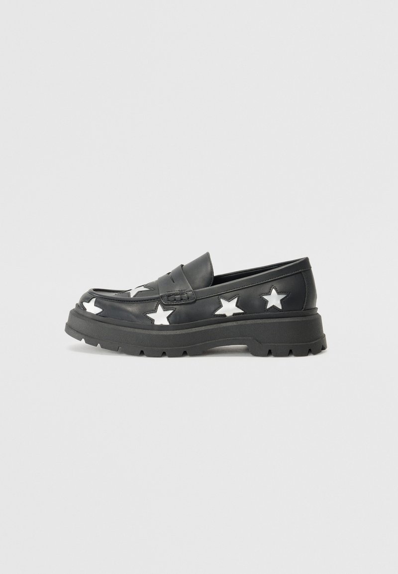 YOURTURN Slipper Media 1
