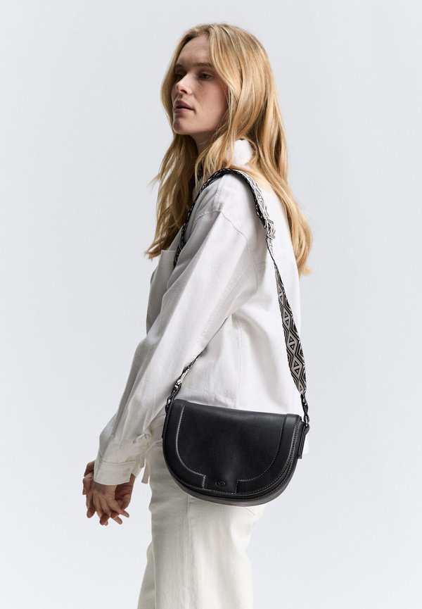 TOM TAILOR NANI SADDLE BAG - Cross body bag - schwarz black